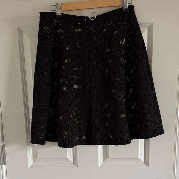 Ann Taylor Black Lace Flounce Skirt Size 8 - Picture 6 of 8